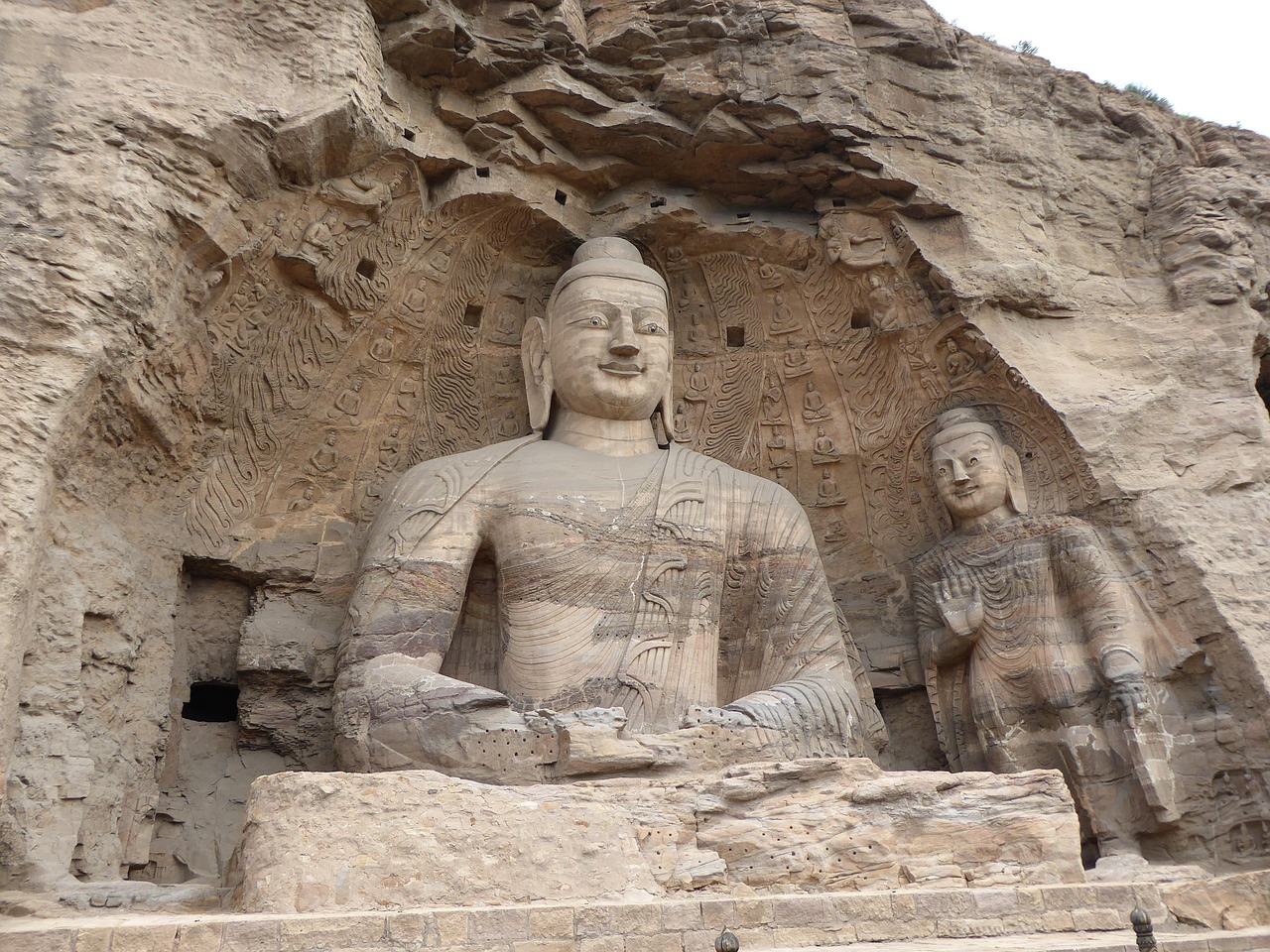 A scenic view of Datong Yungang Grottoes
