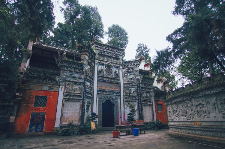 A scenic view of Dazhou Zhenfoshan Miaoqun
