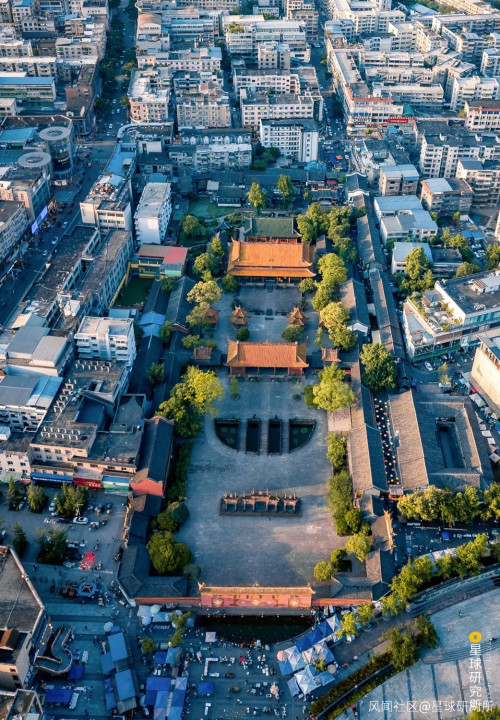 A scenic view of Deyang Jiannanchun Jiufang Yizhi