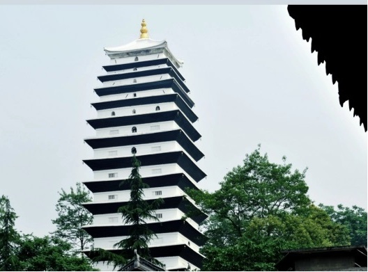 A scenic view of Deyang Longhu Shelita
