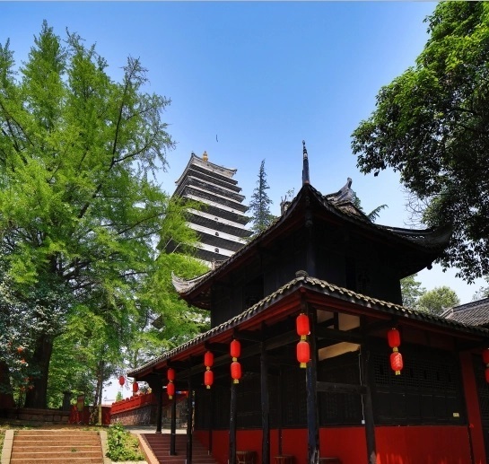 A scenic view of Deyang Longhu Shelita