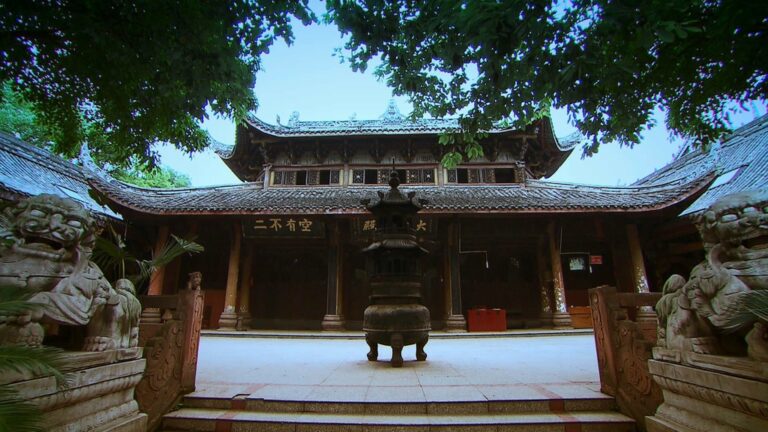 Experience Tranquility at Deyang Longjusi Zhongdian: A Spiritual Retreat in Sichuan