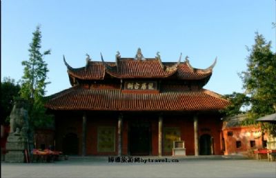 A scenic view of Deyang Longjusi Zhongdian