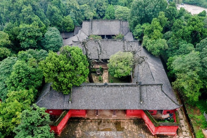 A scenic view of Deyang Pangtong Cimu