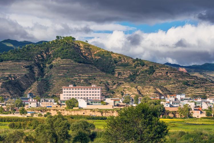 A scenic view of Dingxi Wangshi Jiazu Mudi