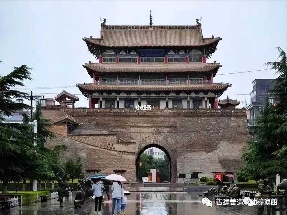 A scenic view of Dingxi Weiyuanlou