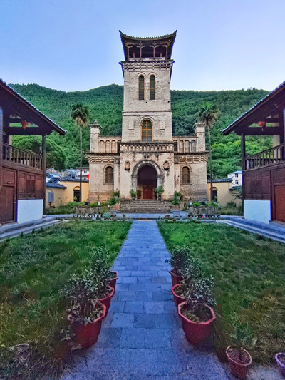 A scenic view of Diqing Cizhong Jiaotang