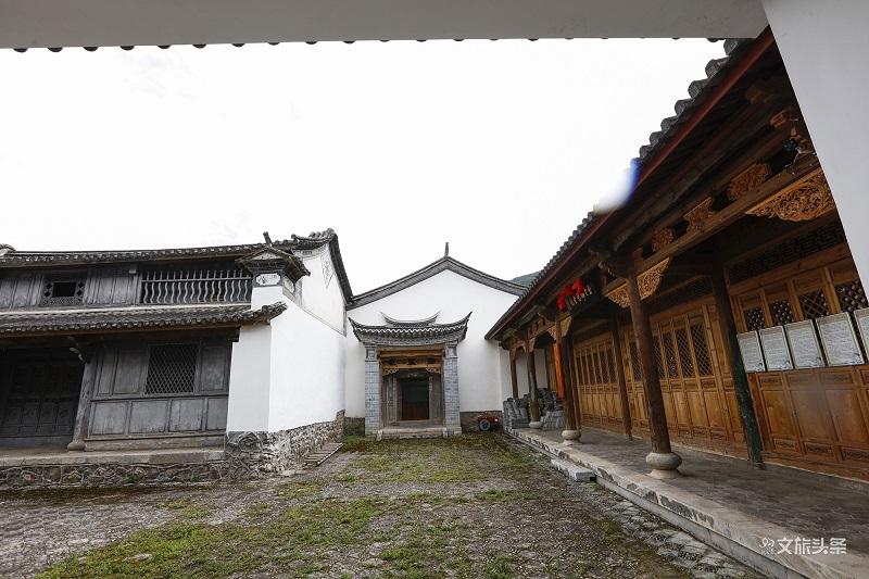 A scenic view of Diqing Yezhi Tusi Yashu