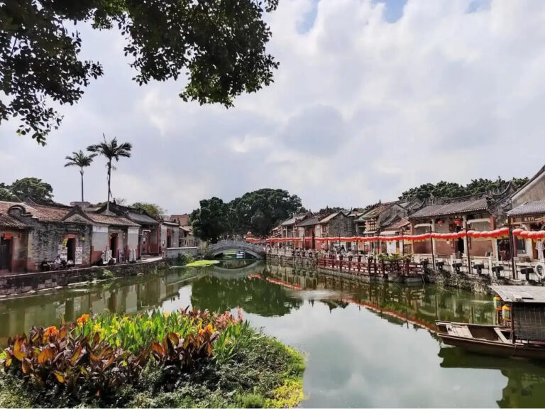 A Cultural Odyssey: Unveiling the Secrets of Gujianzhuqun in Dongguan