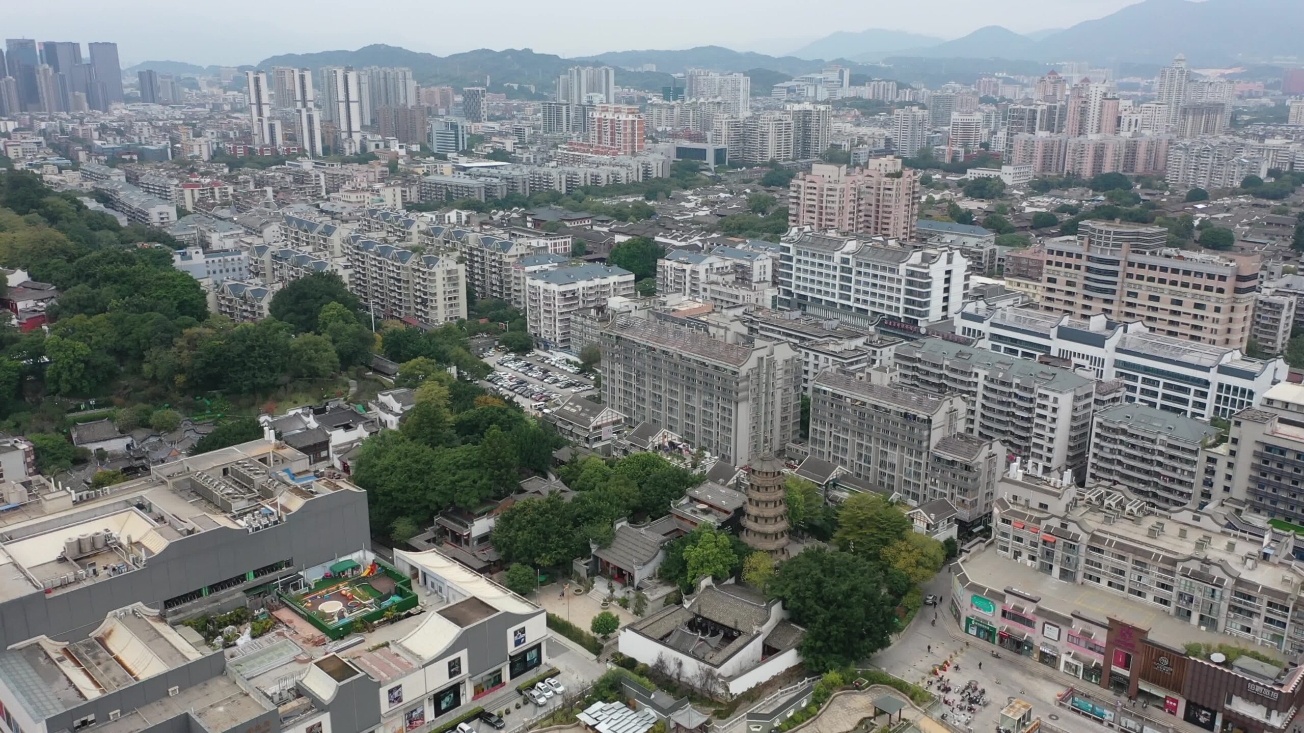 A scenic view of Fuzhou Chongmiao Baosheng Jianlao Ta