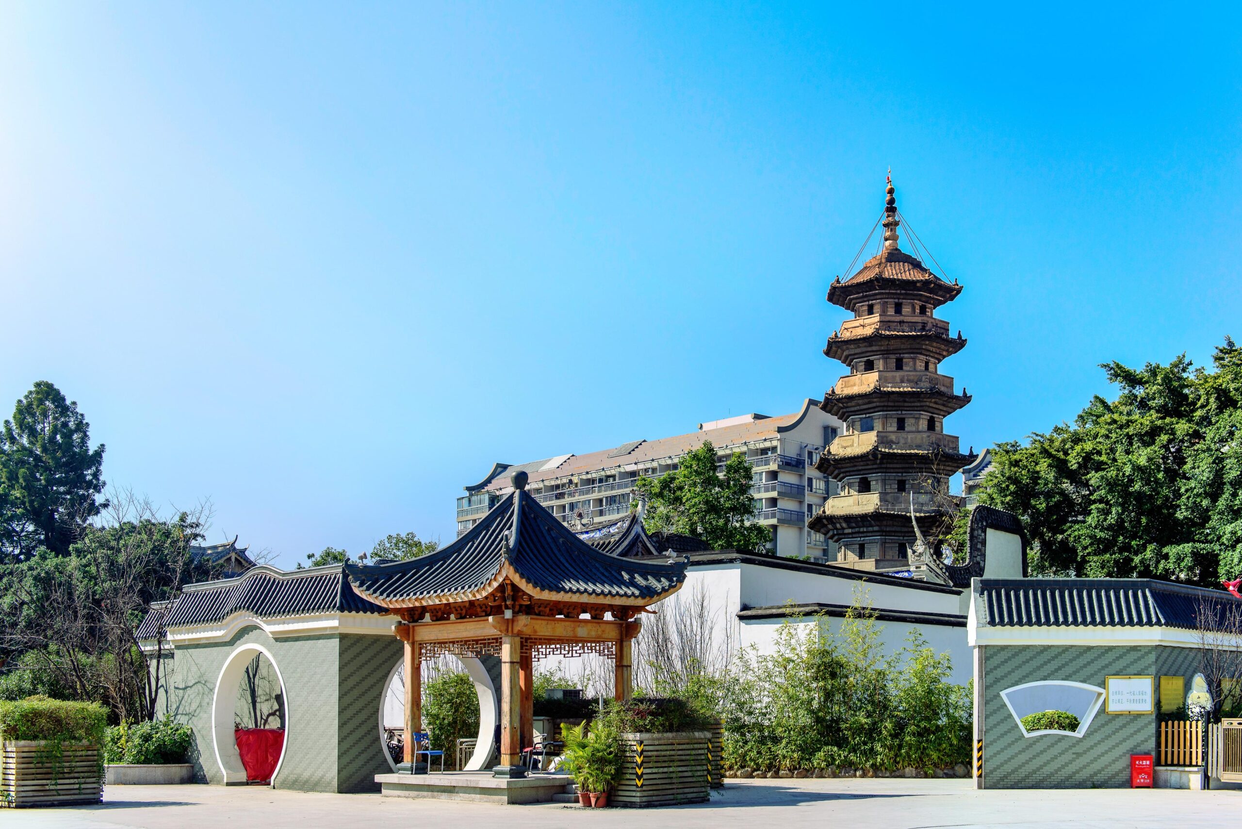 A scenic view of Fuzhou Chongmiao Baosheng Jianlao Ta