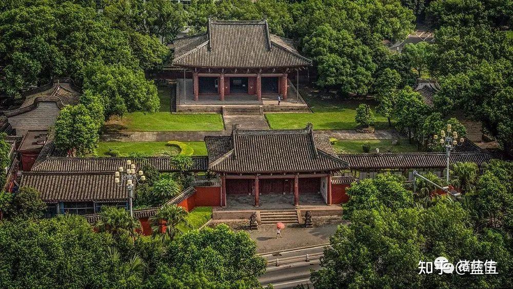 A scenic view of Fuzhou Hualinsi Dadian