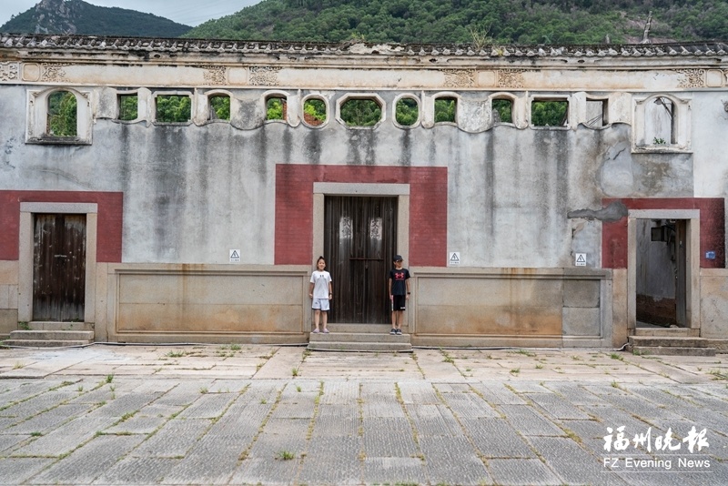 A scenic view of Fuzhou Jiutouma Minju