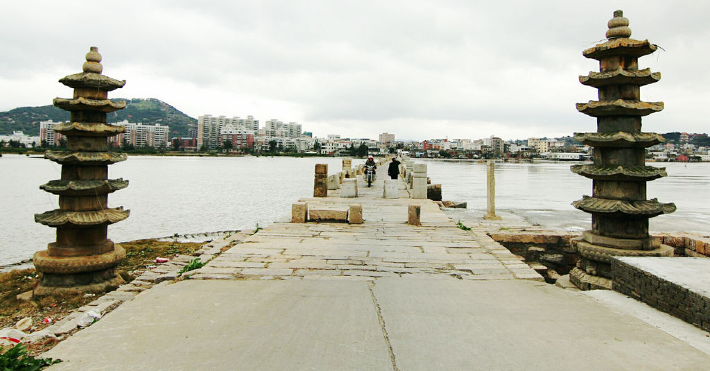 A scenic view of Fuzhou Longjiangqiao