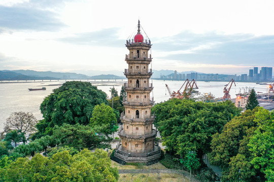 A scenic view of Fuzhou Luoxingta