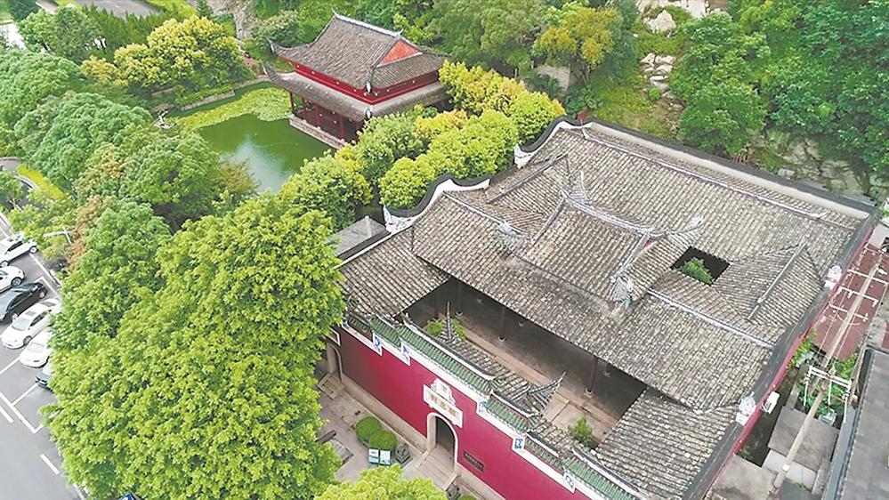 A scenic view of Fuzhou Majiang Haizhan Paotai Lieshimu Zhaozhongci