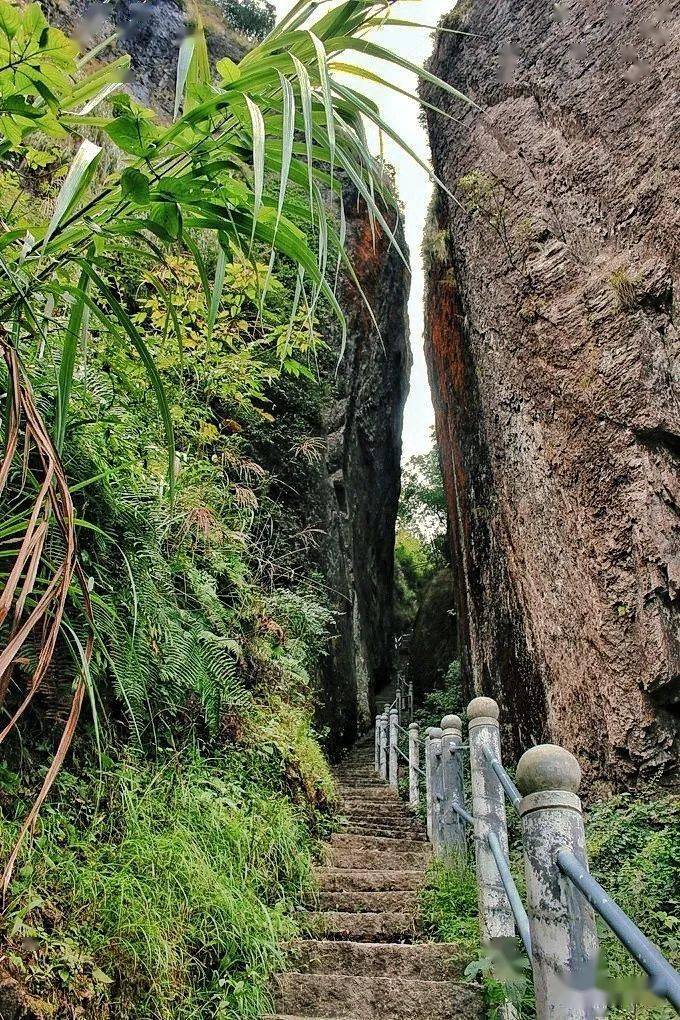 A scenic view of Fuzhou Mingshanshi