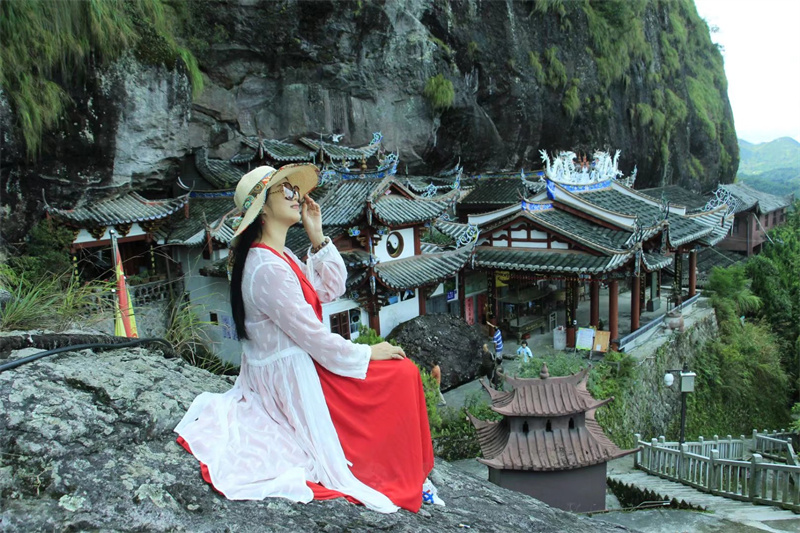 A scenic view of Fuzhou Mingshanshi