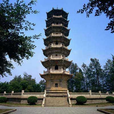 A scenic view of Fuzhou Shengshou Baota