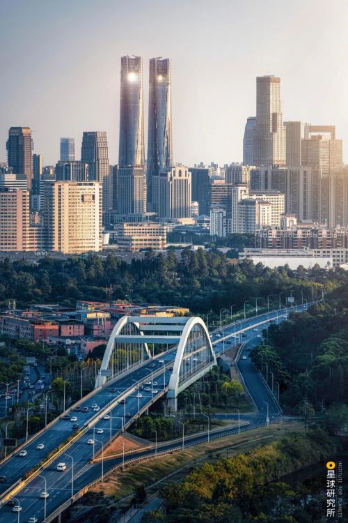 A scenic view of Fuzhou Wannianqiao Juxingta