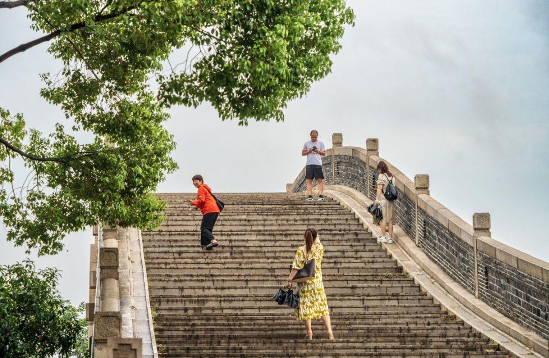 A scenic view of Fuzhou Wannianqiao Juxingta
