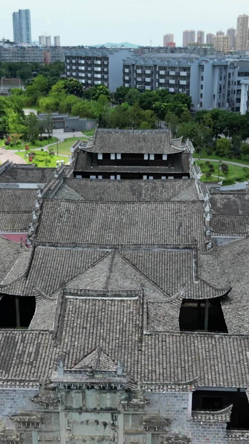 A scenic view of Fuzhou Yulong Wanshougong