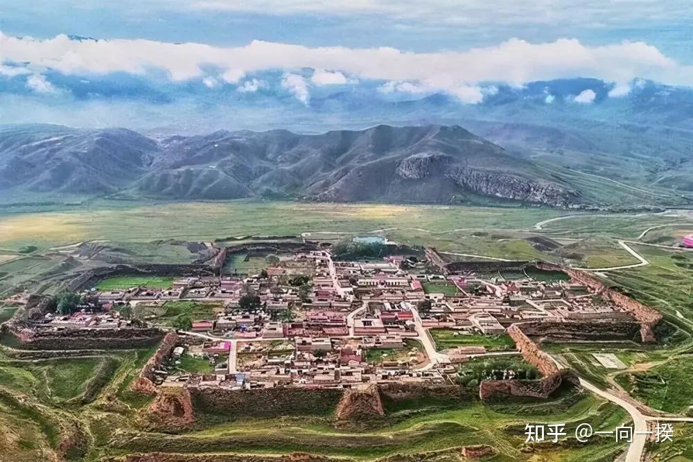 A scenic view of Gannan Bajiaocheng Chengzhi