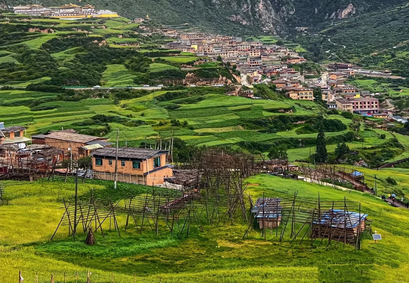 A scenic view of Gannan Rannao Yizhi