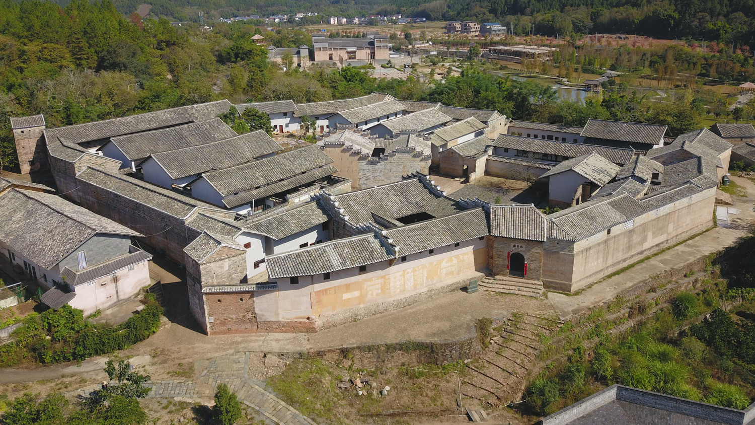 A scenic view of Ganzhou Guanxi Xinwei Yanyiwei