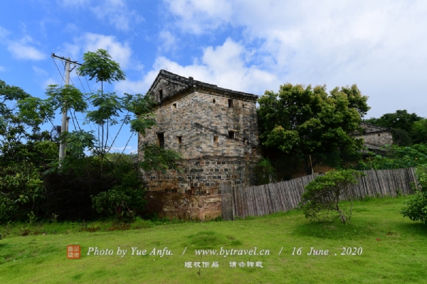 A scenic view of Ganzhou Guanxi Xinwei Yanyiwei