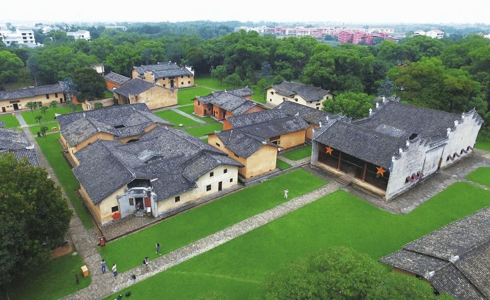 A scenic view of Ganzhou Huangpi Zhonggong Suqu Zhongyangju Kuodahuiyi Jiuzhi