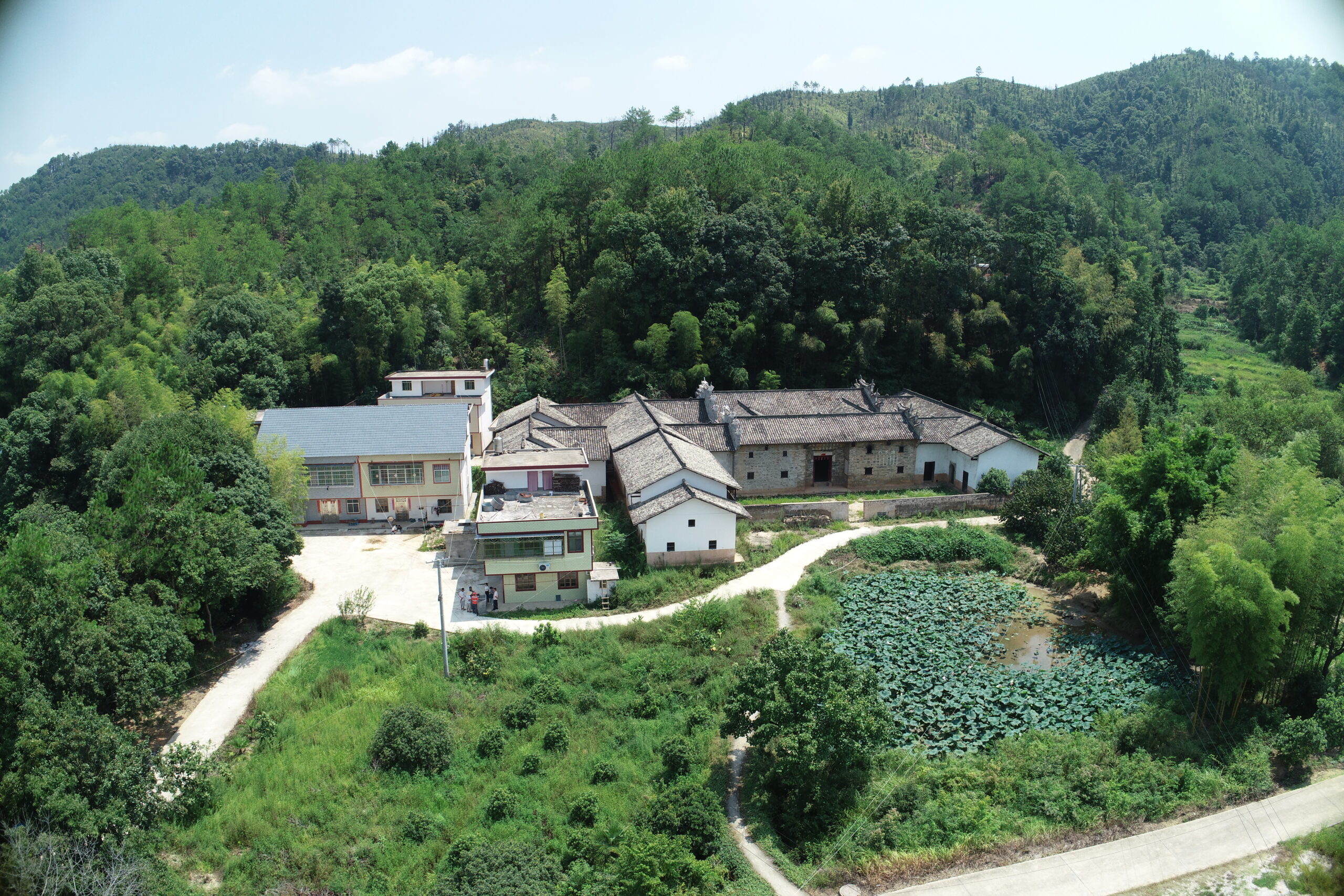 A scenic view of Ganzhou Jingtang Zhonggong Zhongyang Fenju Banshichu Jiuzhi