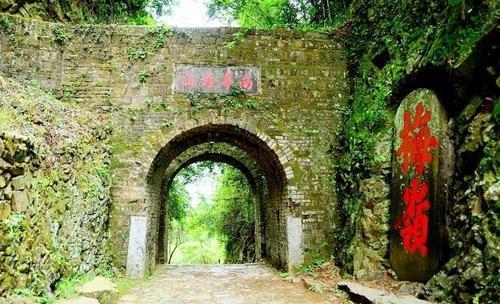 A scenic view of Ganzhou Meiguan Guyidao