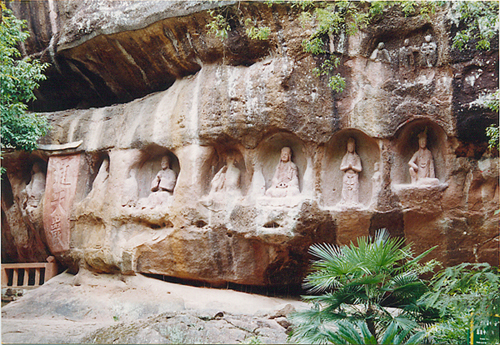 A scenic view of Ganzhou Tongtianyan Shiku