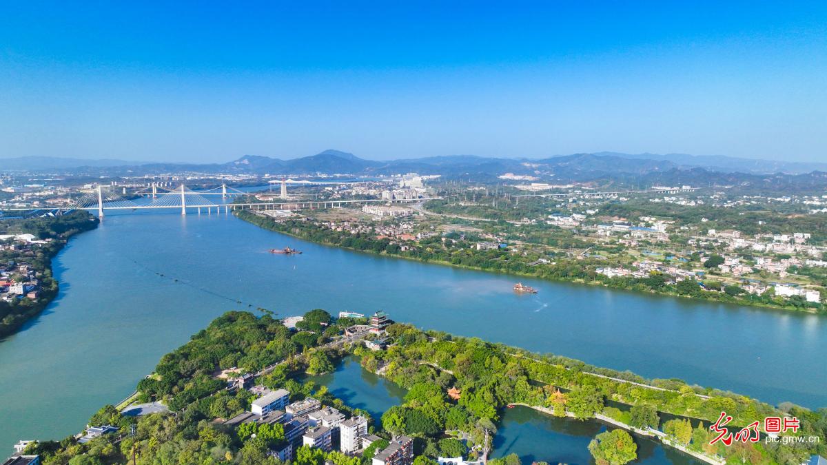 A scenic view of Ganzhou Yongzhenqiao