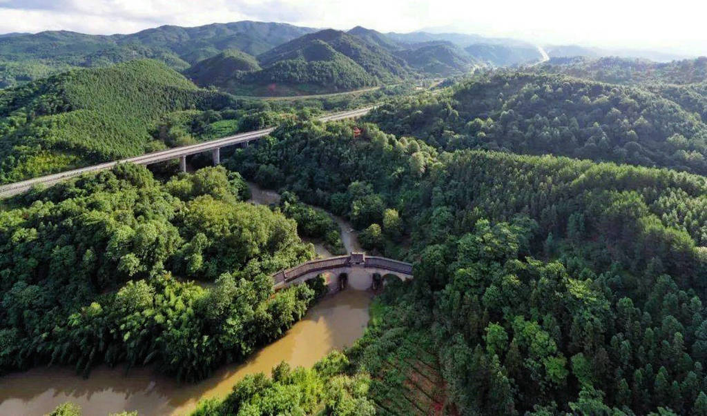 A scenic view of Ganzhou Yudaiqiao