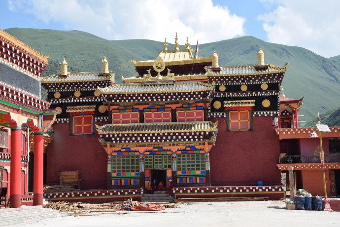 A scenic view of Ganzi Bailisi