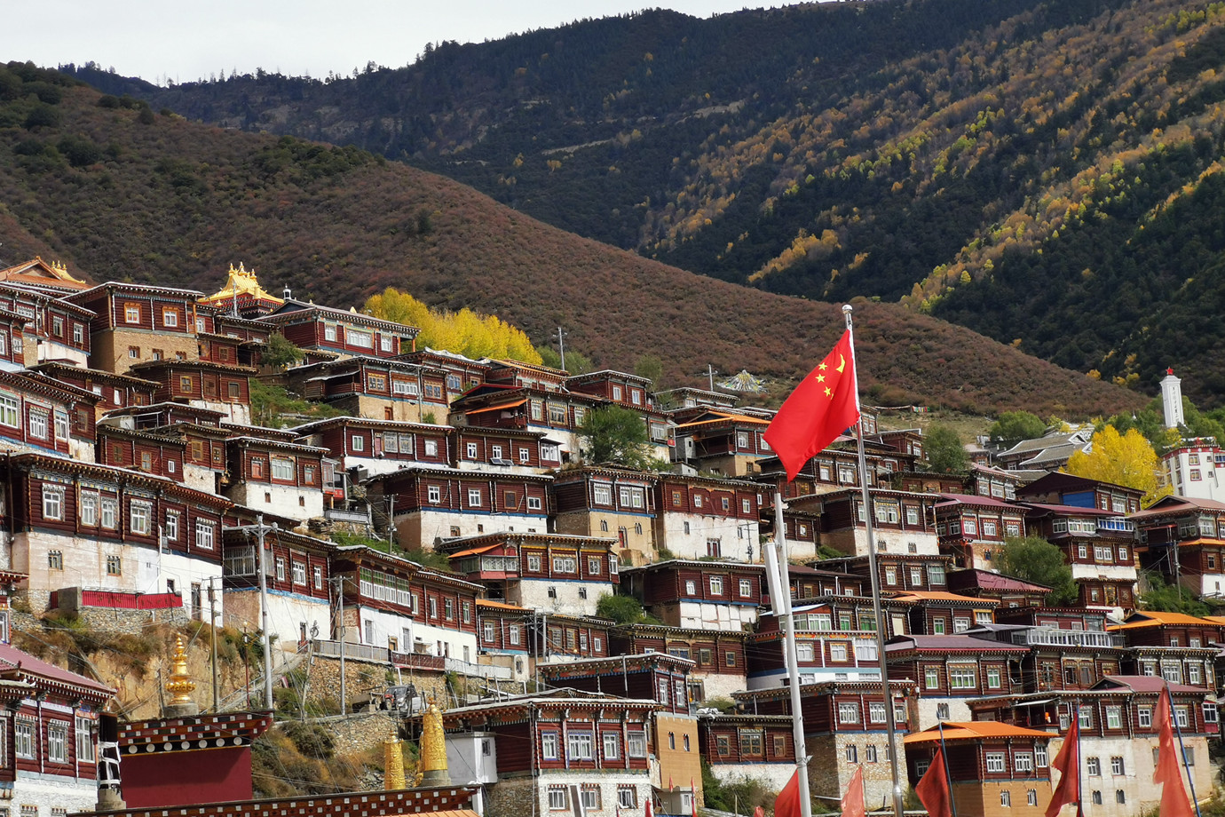 A scenic view of Ganzi Baiyu Gatuosi