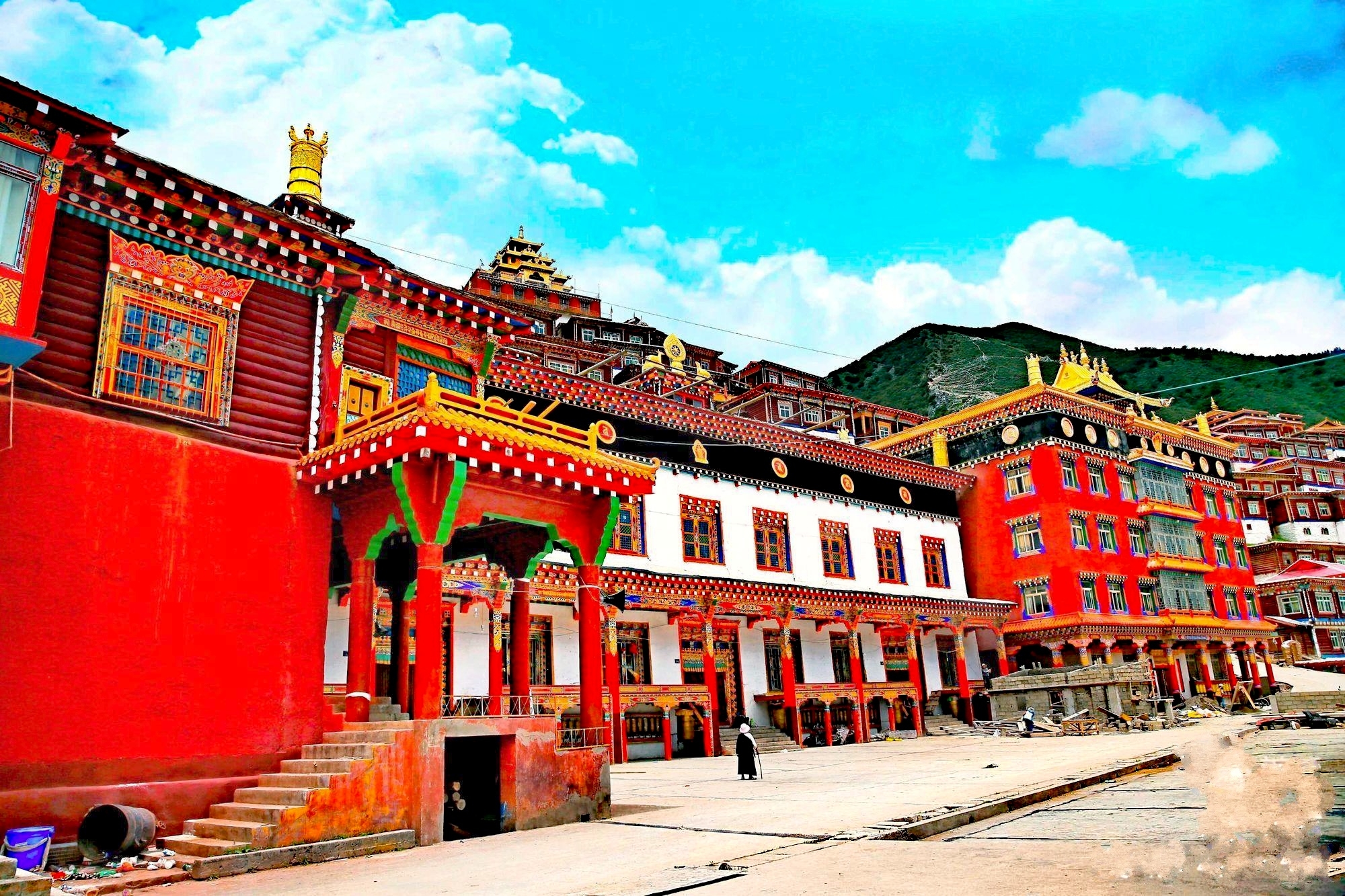 A scenic view of Ganzi Baiyu Gatuosi