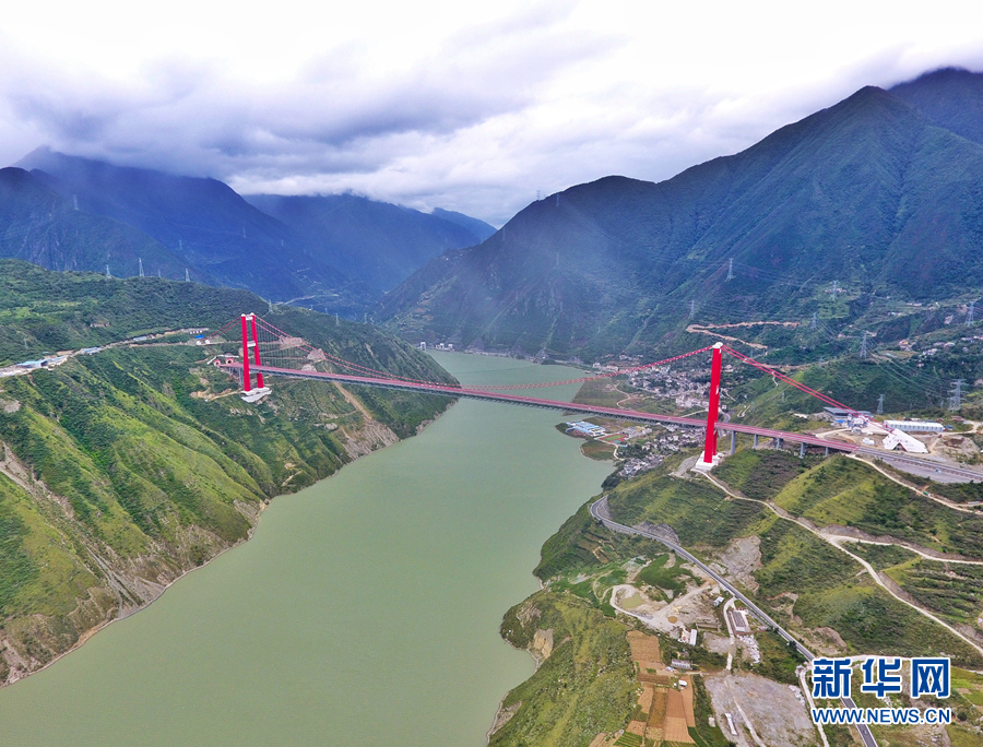A scenic view of Ganzi Boriqiao
