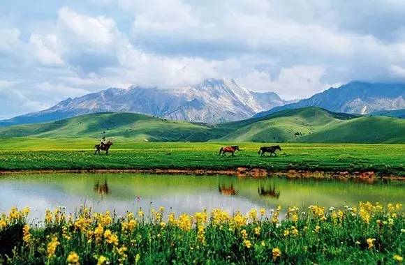 A scenic view of Ganzi Chamagudao