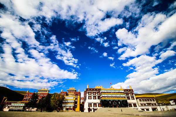 A scenic view of Ganzi Changqing Chunkeer Si