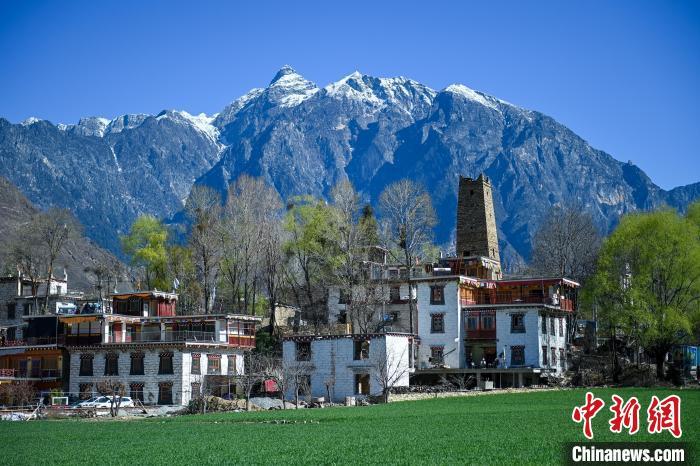 A scenic view of Ganzi Danba Gudiaoqun