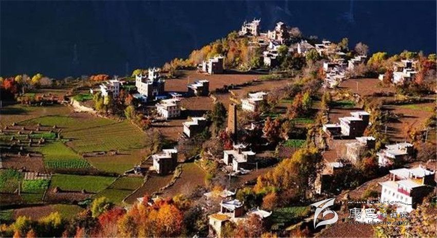 A scenic view of Ganzi Danba Gudiaoqun