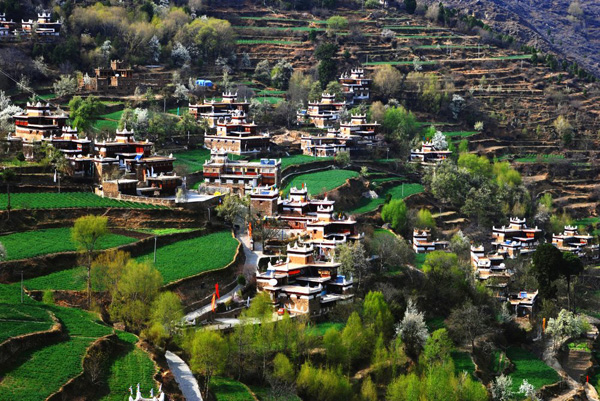 A scenic view of Ganzi Danba Gudiaoqun