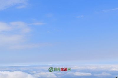 A scenic view of Ganzi Haneyi Xinshiqi Wenhua Yizhi He Handai Shiguanzang Muqun