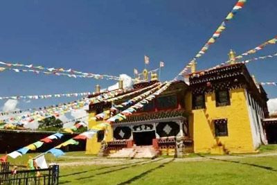 A scenic view of Ganzi Huiyuansi
