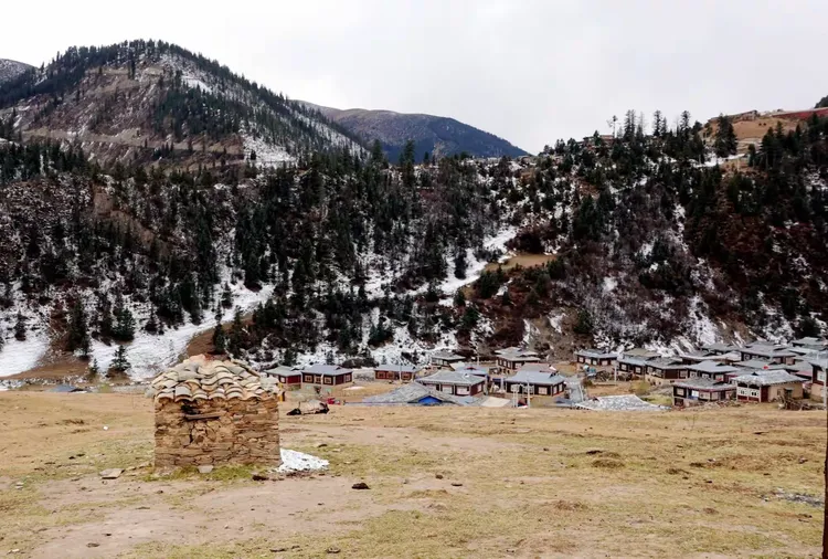 A scenic view of Ganzi Larima Shiban Cangzhai