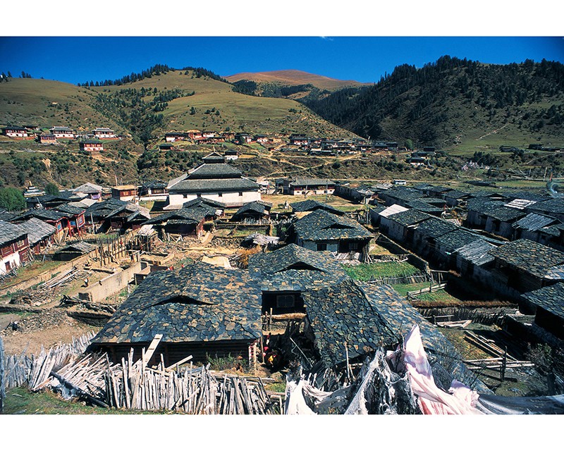 A scenic view of Ganzi Larima Shiban Cangzhai