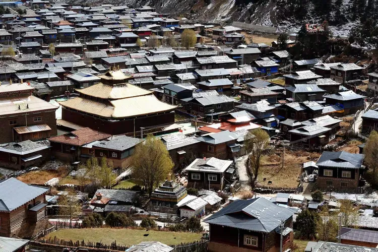 A scenic view of Ganzi Larima Shiban Cangzhai